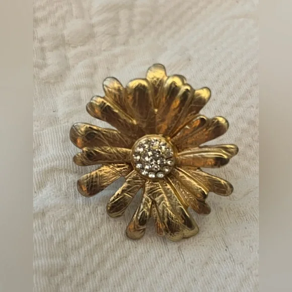 Fun flower ring - Picture 3 of 12